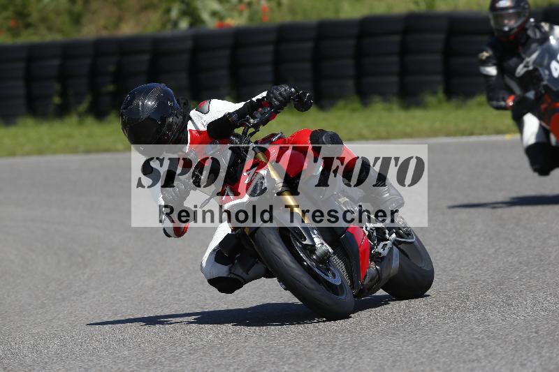 /Archiv-2024/29 12.06.2024 MOTO.CH Track Day ADR/Gruppe blau/71